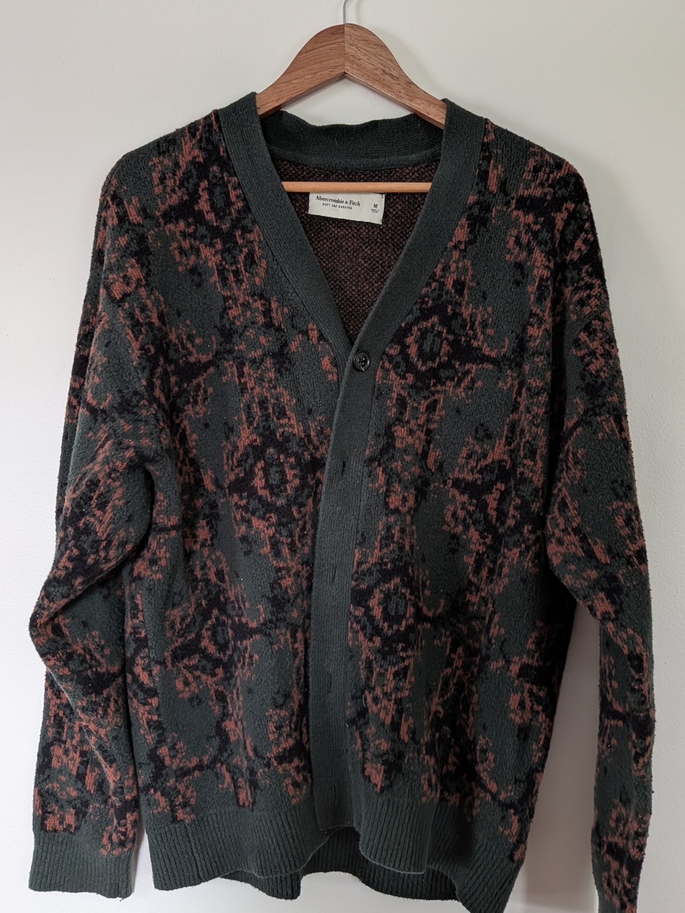 Abercrombie & Fitch Dark Green and Rust Patterned V‑Neck Cardigan Size Medium
